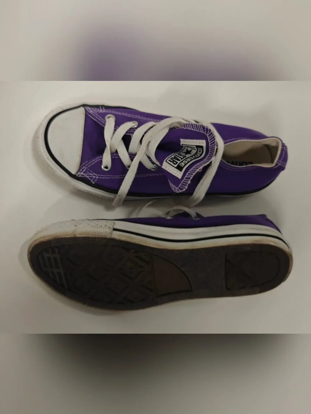 Converse Chuck Taylor All Star Low Electric Purple Youth Size 2 Sneakers Canvas